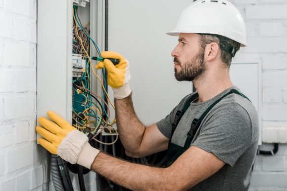 Comment savoir si l'électricité est à refaire ?